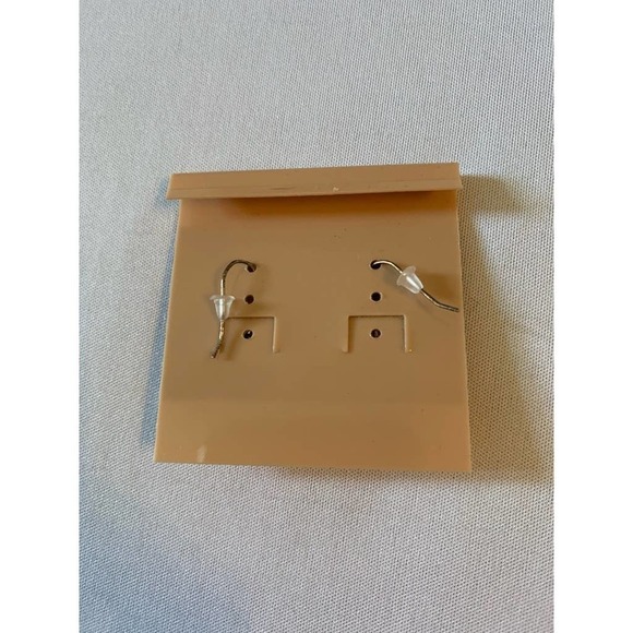 5/ $25 𝅺Silvertone and black dangle earrings - Picture 5 of 5